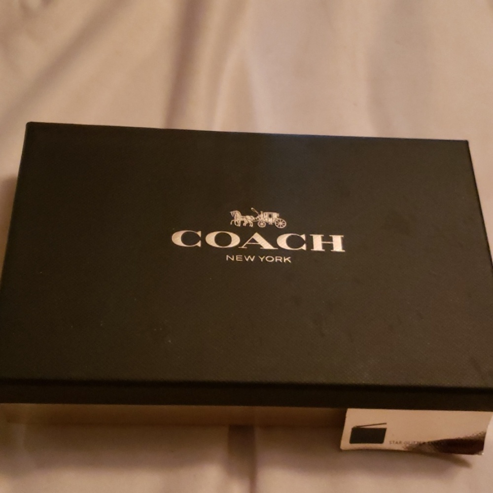 Very pretty Coach wristlet wallet - Picture 5 of 5